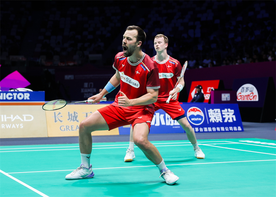 罗充满渴望 罗充满渴望