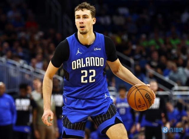 一名新晋小 一名新晋小